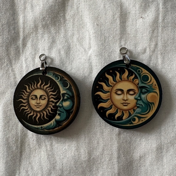 Sun and moon earrings - Picture 3 of 6